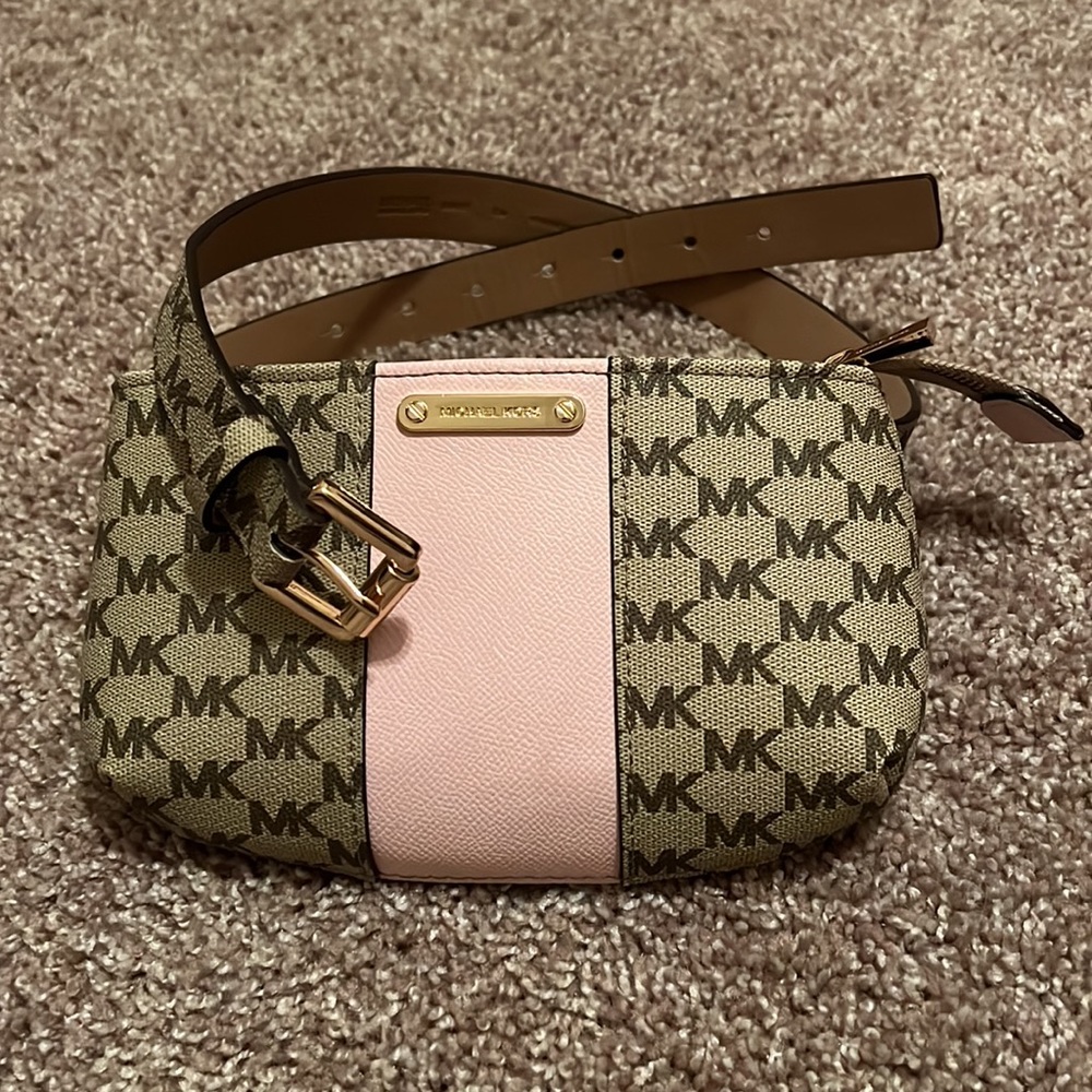 💖Michael Kors Pink & Tan Belt Bag💖